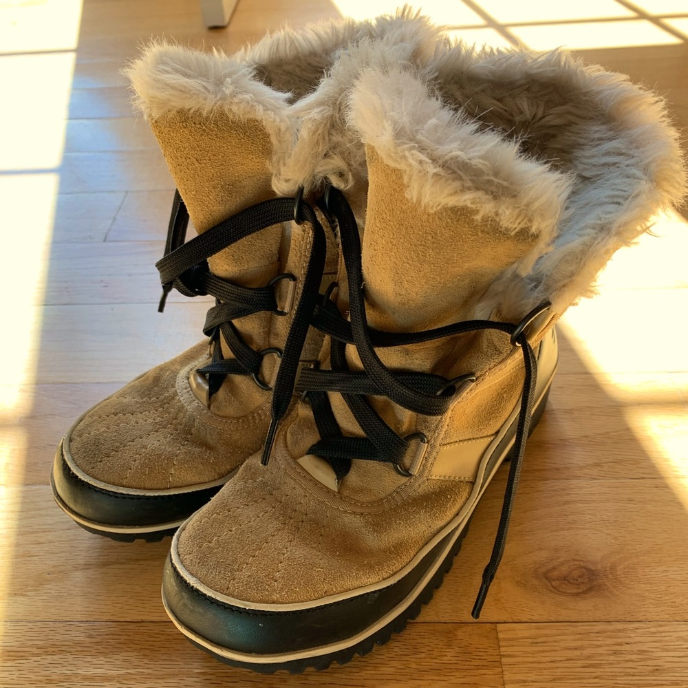 Sorel Tivoli II Winter Boots Tan and Black size 7